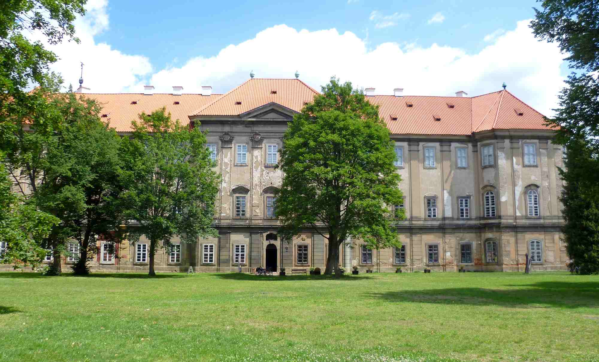 Best Castles in Czech Republic: Plasy monastery Czech castles: Plasy monastery belongs to the most
beautiful castles in Czech Republic.